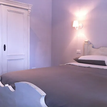 Konukevi Skipper White